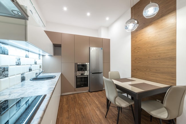 Cocinas en L con mesa para comer