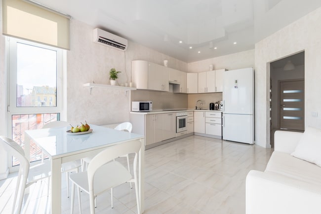 Cocinas en L con zona de comedor