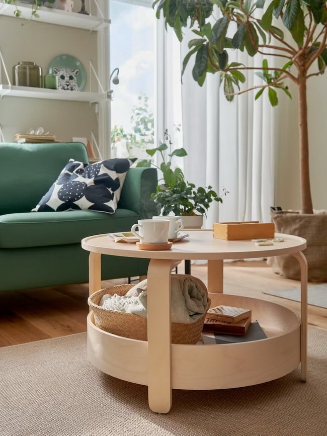 Cómo combinar un sofá verde