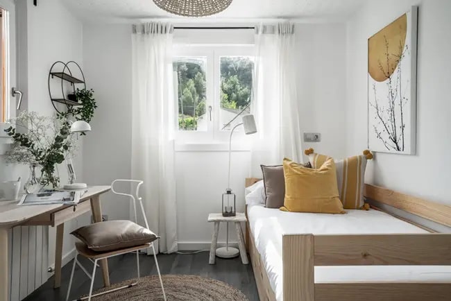 Cómo poner dos camas en una habitación pequeña
