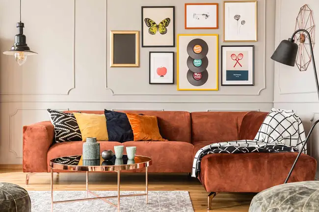 Composiciones con cuadros para decorar paredes