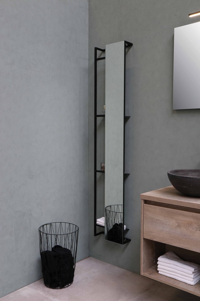 Aprovechar espacio vertical en un baño pequeño Cómo organizar un baño pequeño