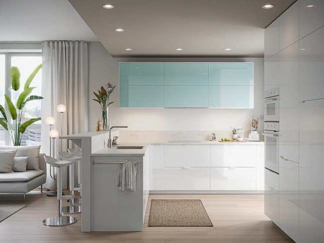 Cocina moderna con detalles turquesa