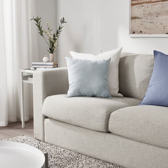 Ideas de combinación de cojines para sofá beige