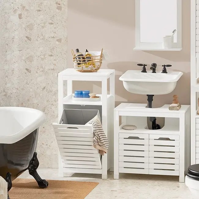 Mueble de baño con cesto para ropa sucia