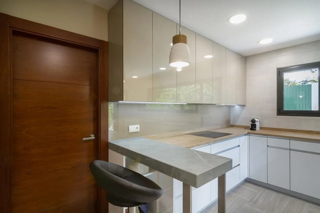 Cocina en U pequeña