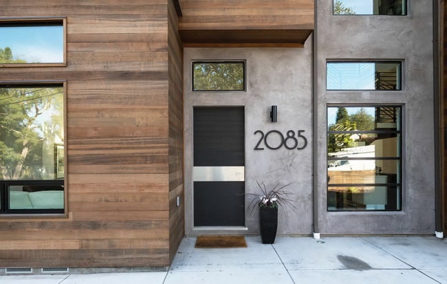 Pared exterior revestida con cemento Pared exterior revestida con concreto