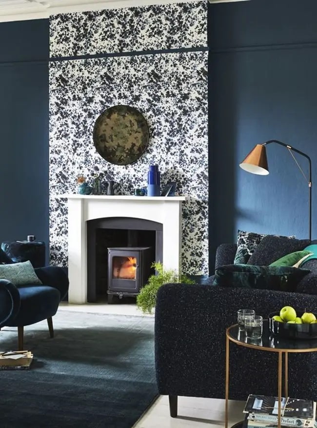 Ideas para decorar la pared de la chimenea con papel pintado