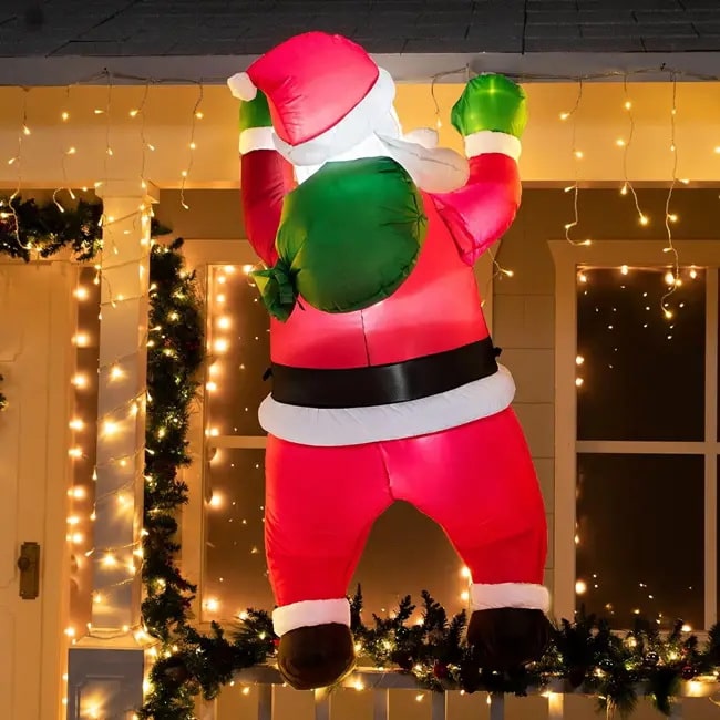 Papa Noel inflable gigante para decorar fachadas