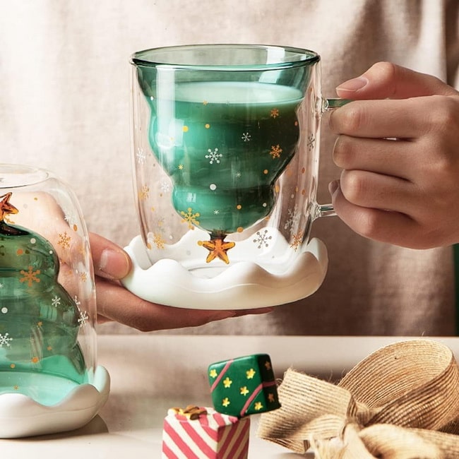Taza con árbol de Navidad inverso Tazas navideñas