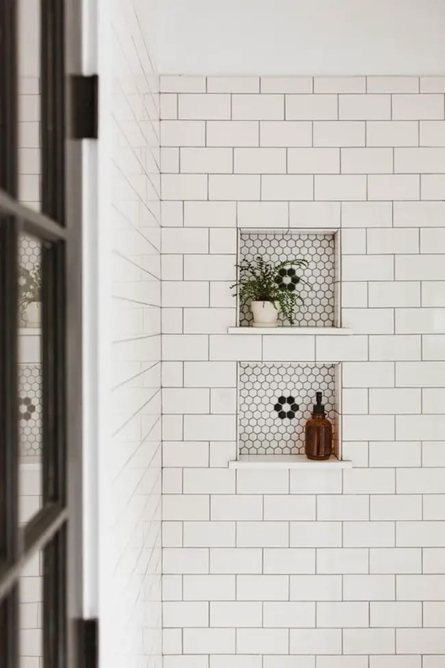 Paredes originales en baños Hornacinas decorativas en baños