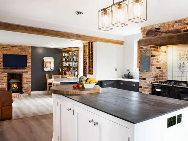 Cocina con isla abierta al salón