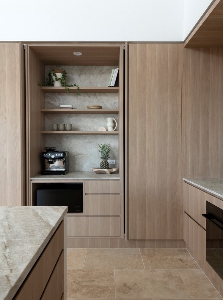 cocina gris y café