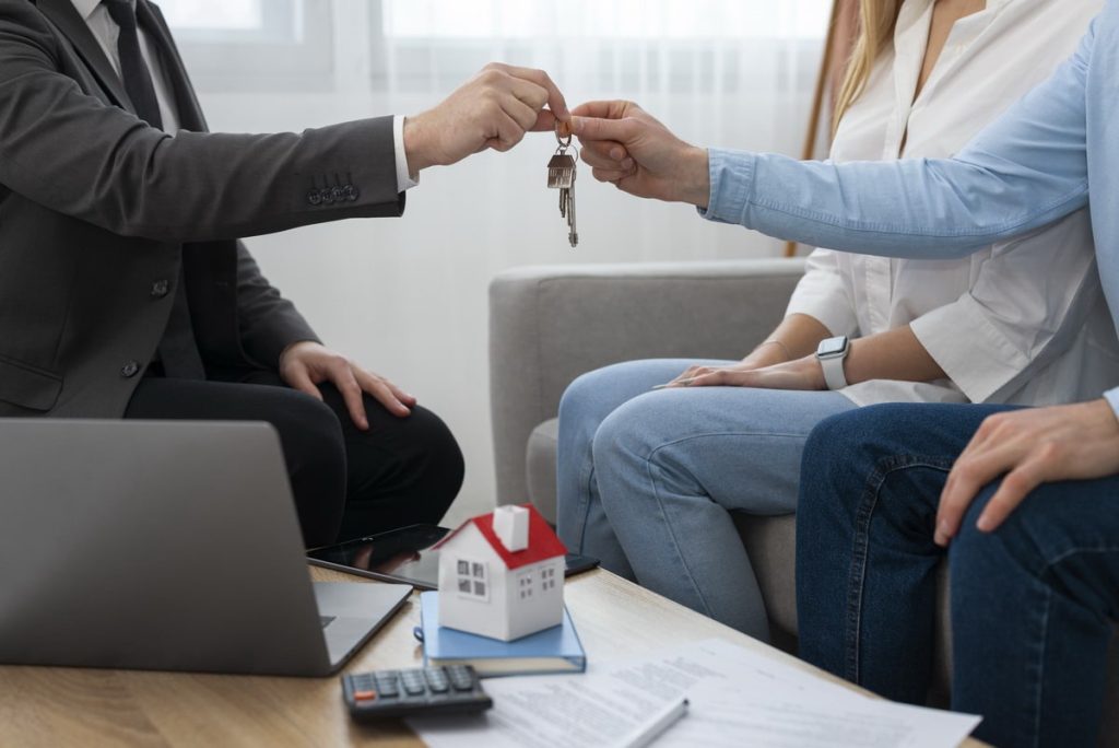 Transparencia en el mercado inmobiliario: cómo evitar pagar de más por una propiedad