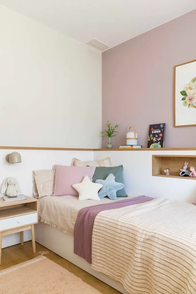 Dormitorio infantil en tonos pasteles