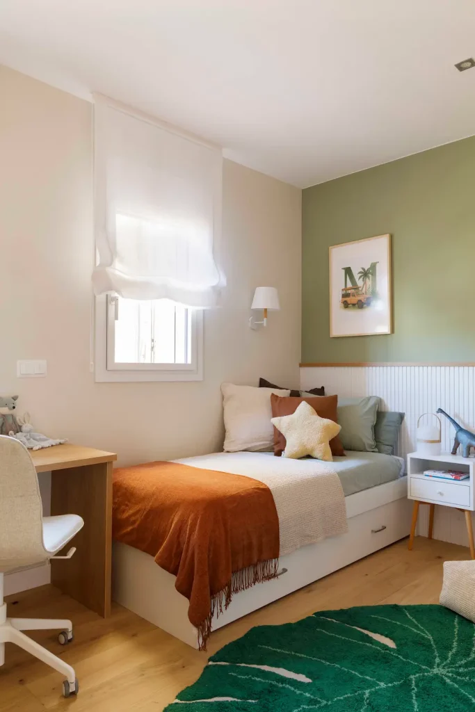 Dormitorio infantil con detalles en verde
