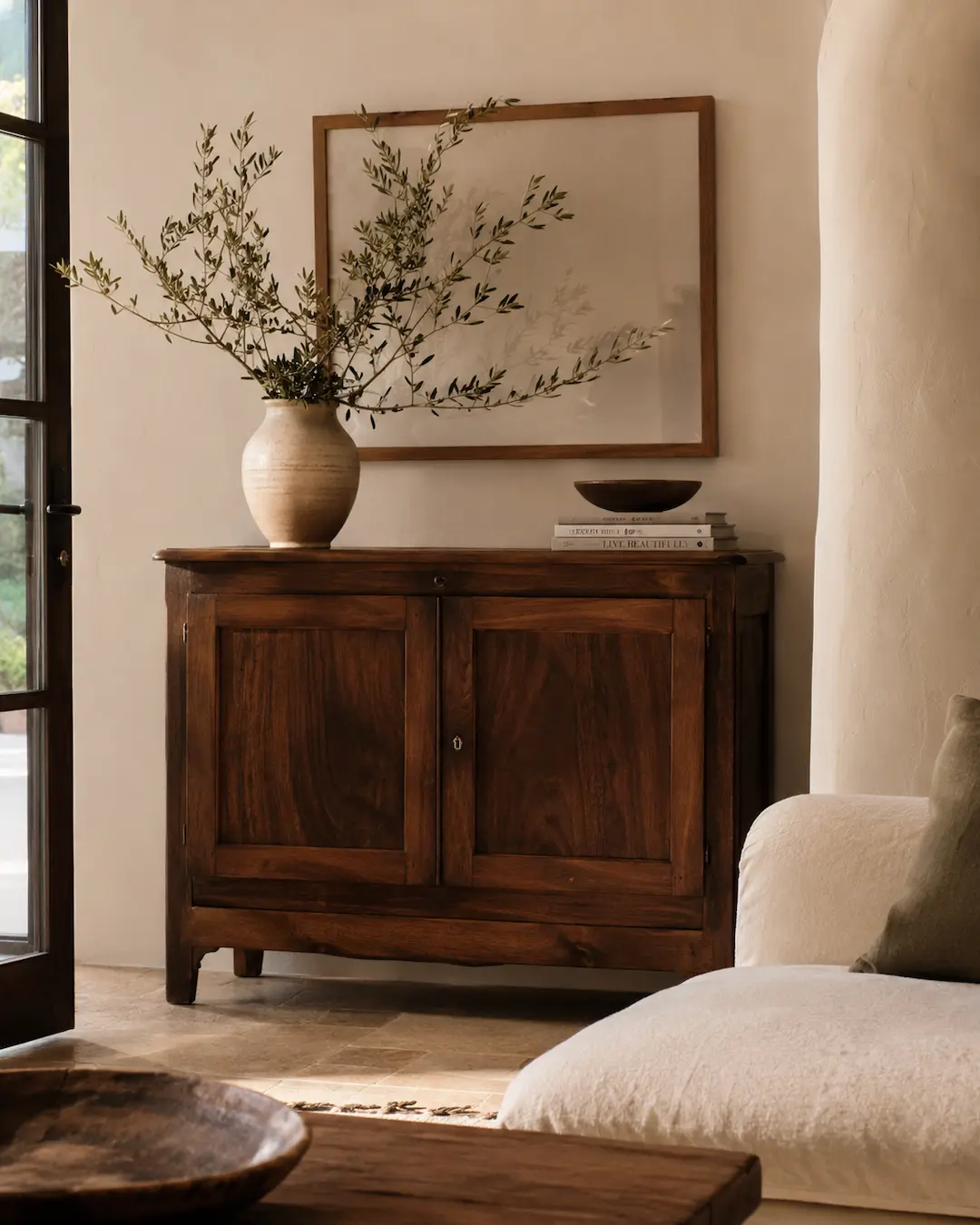 Tendencia: muebles de madera oscura