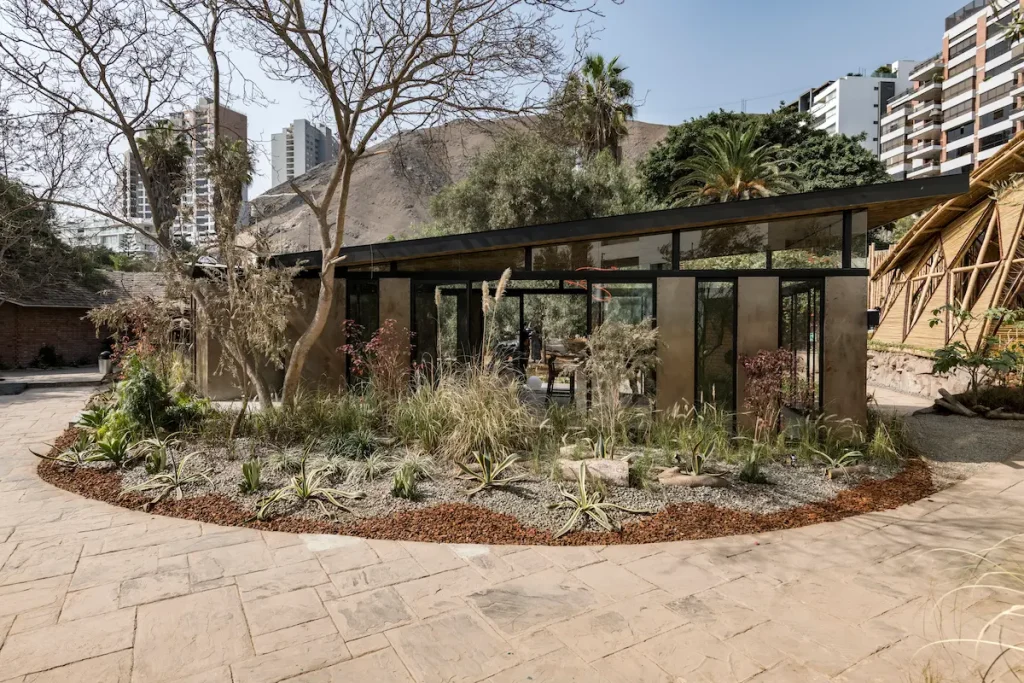 Arquitectura contemporánea integrada en el paisaje